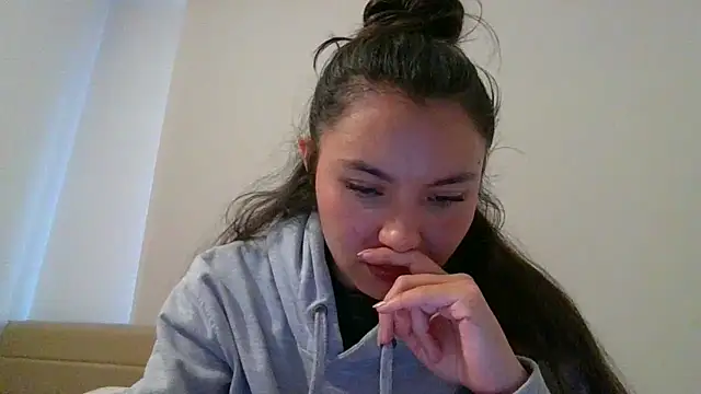  andygirl online show from May 2026 09:37:02 PM