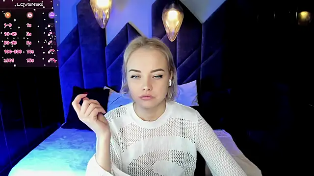 Snapshot of StephanieSweety chatting on February 2025 07:15:02 PM StephanieSweety online show from February 2025 07:15:02 PM