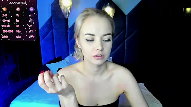 Snapshot of StephanieSweety chatting on February 2025 01:41:01 AM StephanieSweety online show from February 2025 01:41:01 AM