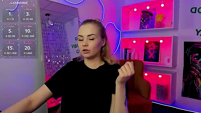 StephanieSweety online show from March 2026 06:23:01 PM