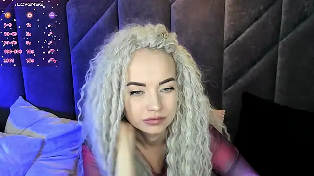 Snapshot of StephanieSweety chatting on March 2025 04:45:01 PM StephanieSweety online show from March 2025 04:45:01 PM