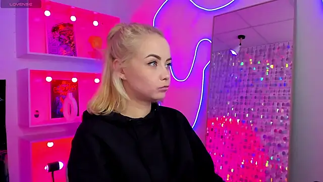StephanieSweety online show from May 2026 06:47:02 PM