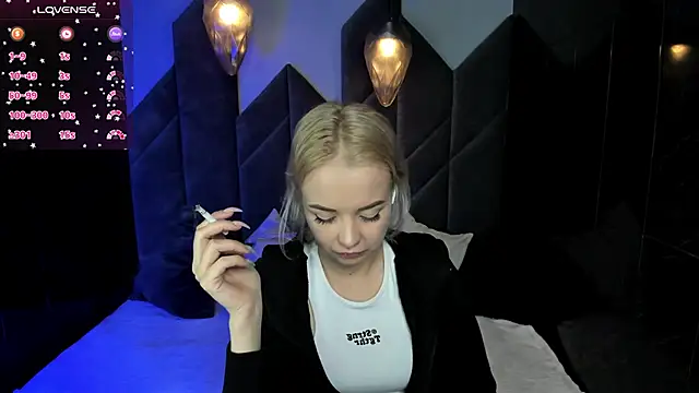 Snapshot of StephanieSweety chatting on February 2025 01:55:01 PM StephanieSweety online show from February 2025 01:55:01 PM