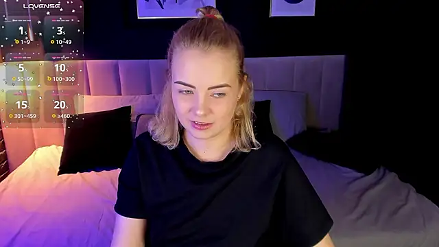 StephanieSweety online show from March 2026 05:57:01 PM