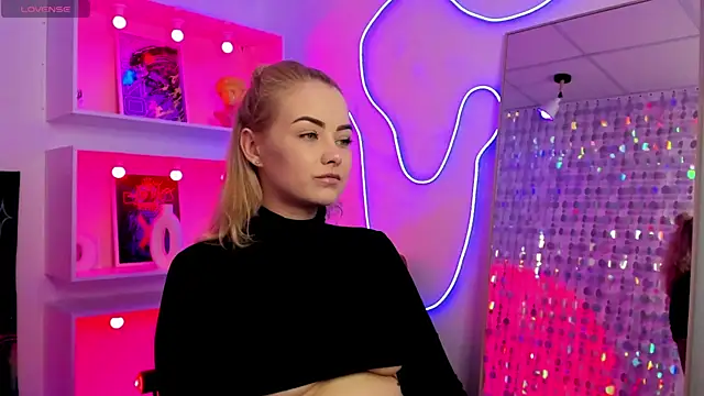 StephanieSweety online show from May 2026 06:54:02 PM