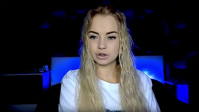 StephanieSweety online show from November 2025 10:18:02 AM