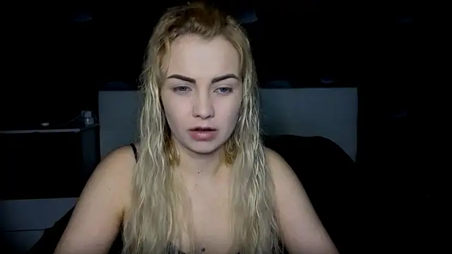 StephanieSweety online show from November 2025 09:30:01 AM