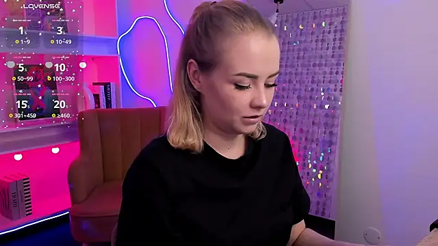 StephanieSweety online show from March 2026 05:17:02 PM