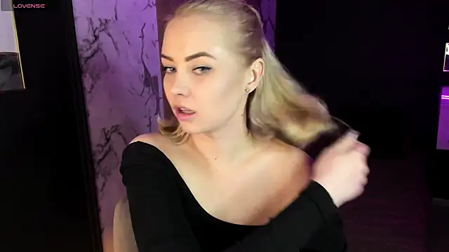 StephanieSweety online show from April 2026 08:20:02 PM