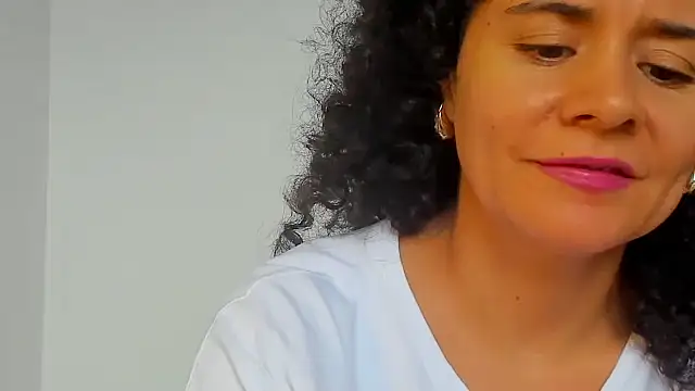 Sami Hotie1 online show from September 2025 08:45:02 PM