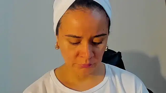 Sami Hotie1 online show from December 2025 12:33:02 AM