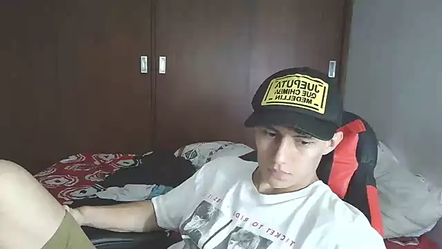 aresholland online show from November 2025 08:57:01 PM