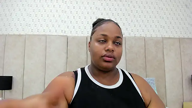 KiaraBrownn online show from October 2025 01:23:01 PM