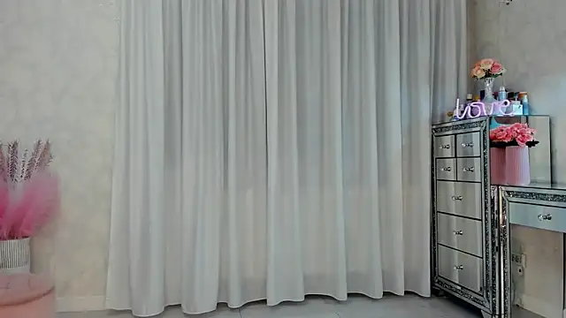 SeductiveButterfly online show from June 2026 09:56:01 PM