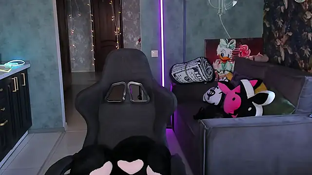 Blckmirrorr online show from April 2026 06:27:01 AM