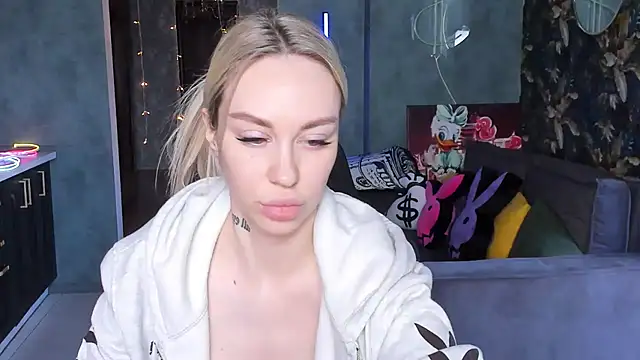 Blckmirrorr online show from April 2026 11:30:02 AM