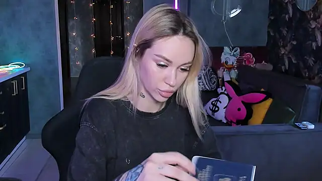 Blckmirrorr online show from April 2026 08:43:02 AM