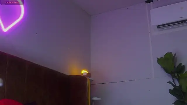 laybunny1 online show from April 2026 10:27:01 PM