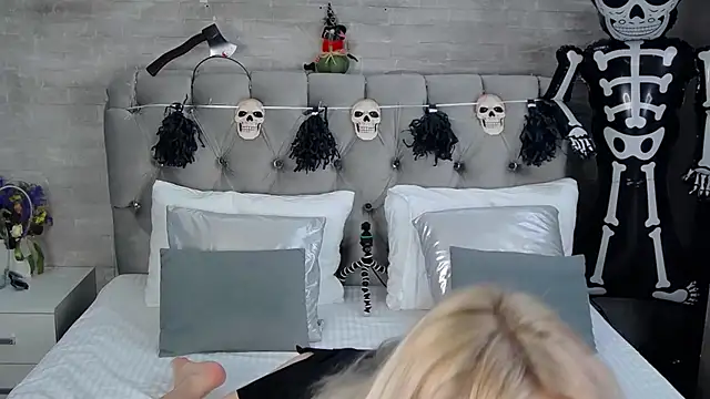 IsabellaDeRosa online show from October 2025 08:57:01 AM