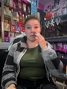 Snapshot of TamySweetness chatting on November 2025 09:18:01 PM TamySweetness online show from November 2025 09:18:01 PM