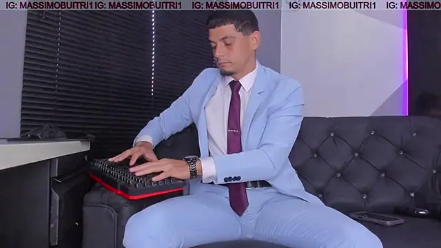 Snapshot of massimo_g chatting on December 2025 01:02:02 PM massimo g online show from December 2025 01:02:02 PM