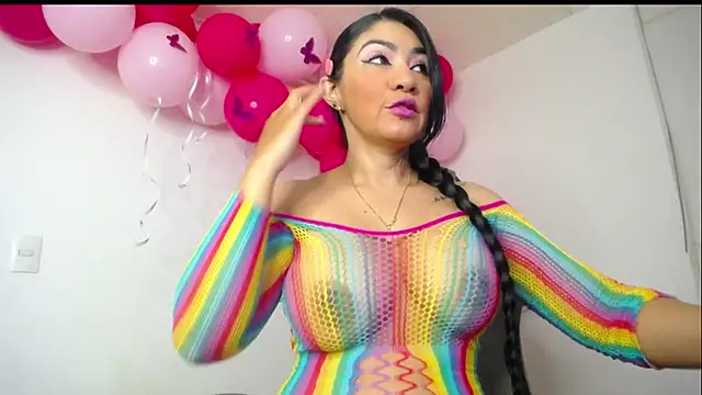luzcastillo07 online show from September 2025 05:07:02 AM