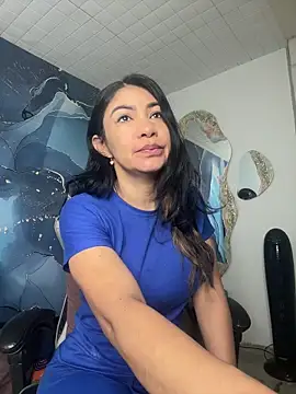 luzcastillo07 online show from May 2026 02:11:02 AM