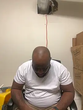 Snapshot of africandickxxl chatting on November 2025 06:19:02 PM africandickxxl online show from November 2025 06:19:02 PM