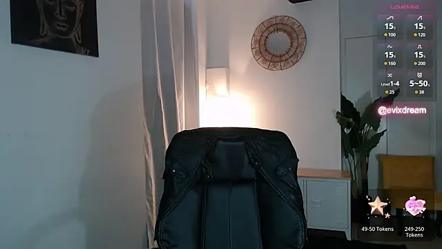 Crystal-dreamt online show from May 2026 01:36:02 PM