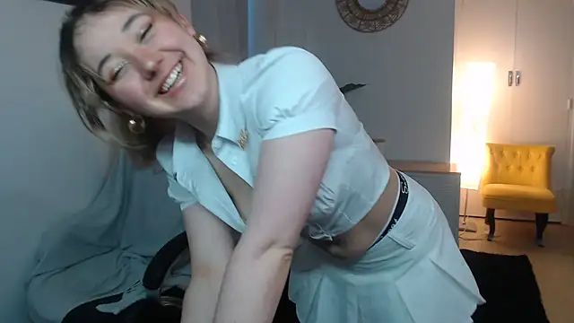 Crystal-dreamt online show from February 2026 10:12:02 AM