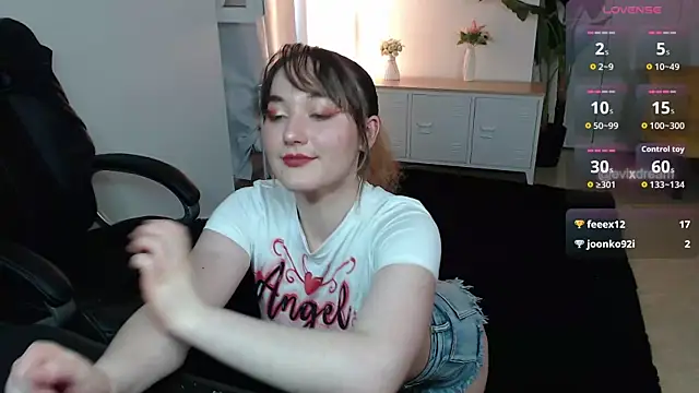Snapshot of Crystal-dreamt chatting on July 2026 09:42:01 AM Crystal-dreamt online show from July 2026 09:42:01 AM
