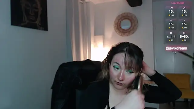 Crystal-dreamt online show from April 2026 12:19:02 PM