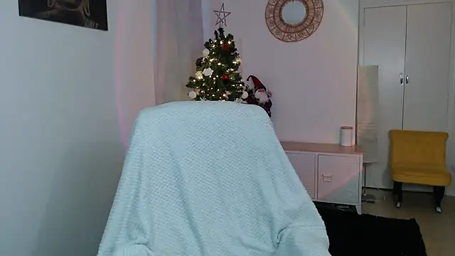 Crystal-dreamt online show from December 2025 09:47:02 AM