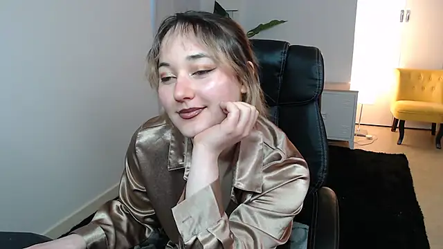 Crystal-dreamt online show from February 2026 08:33:02 AM