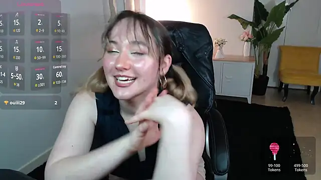 Crystal-dreamt online show from May 2026 09:37:01 AM