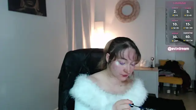Crystal-dreamt online show from April 2026 01:46:01 PM