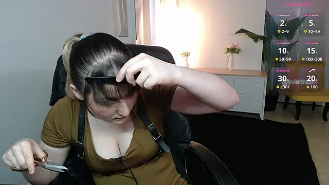 Snapshot of Crystal-dreamt chatting on July 2026 01:45:01 PM Crystal-dreamt online show from July 2026 01:45:01 PM