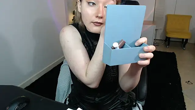 Crystal-dreamt online show from December 2025 10:03:02 AM