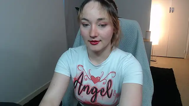 Crystal-dreamt online show from January 2026 09:35:01 AM