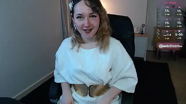 Crystal-dreamt online show from April 2026 08:52:01 AM