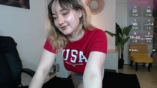 Snapshot of Crystal-dreamt chatting on July 2026 08:42:01 AM Crystal-dreamt online show from July 2026 08:42:01 AM