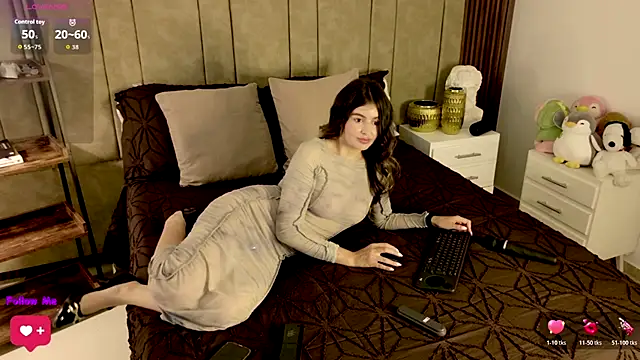 Isabellacharm online show from June 2026 04:18:02 PM