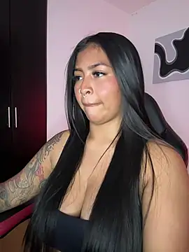 Snapshot of meganjames1 chatting on May 2026 11:57:02 PM meganjames1 online show from May 2026 11:57:02 PM
