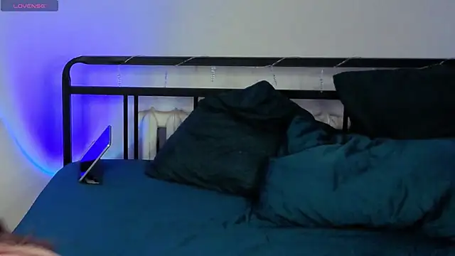 Snapshot of sinthiaroze chatting on October 2025 03:04:02 PM sinthiaroze online show from October 2025 03:04:02 PM