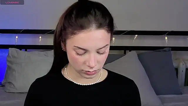 Snapshot of sinthiaroze chatting on October 2025 05:26:01 PM sinthiaroze online show from October 2025 05:26:01 PM