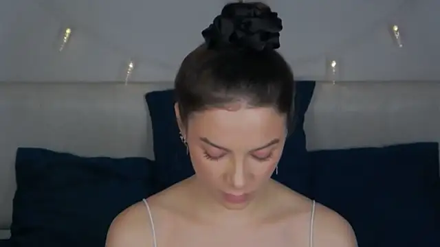 Snapshot of sinthiaroze chatting on February 2025 02:21:02 PM sinthiaroze online show from February 2025 02:21:02 PM