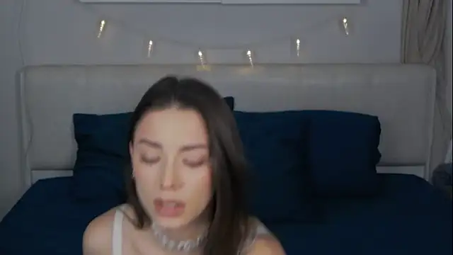 Snapshot of sinthiaroze chatting on December 2024 01:59:02 PM sinthiaroze online show from December 2024 01:59:02 PM