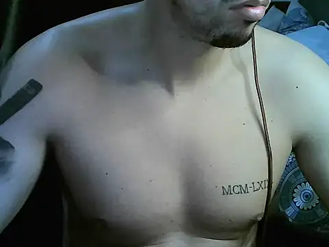 AlejoColombia online show from October 2025 08:07:01 PM