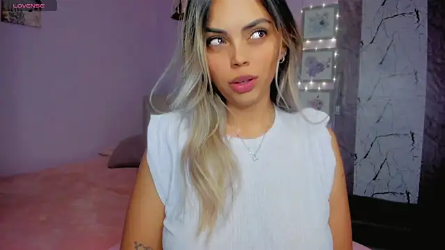 Snapshot of Gabby_prieto chatting on June 2026 04:22:02 AM Gabby prieto online show from June 2026 04:22:02 AM
