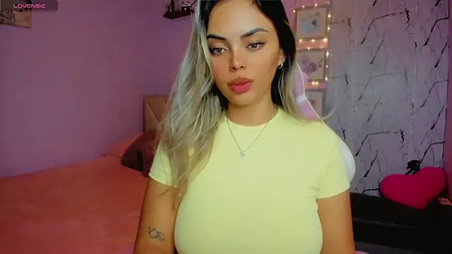 Snapshot of Gabby_prieto chatting on June 2026 01:22:02 AM Gabby prieto online show from June 2026 01:22:02 AM
